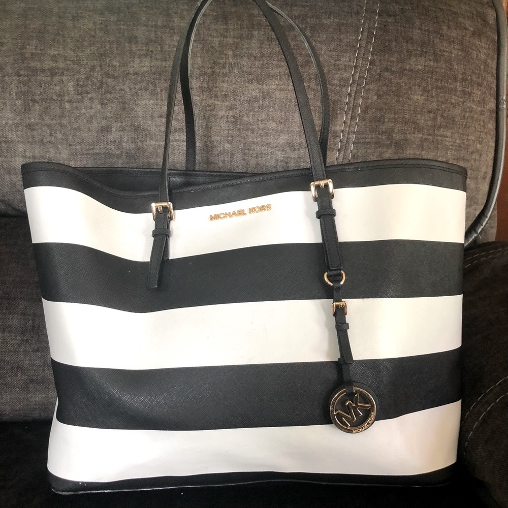 Sold - Picture 2 of 11